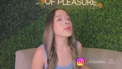 Snapshot of chloe_dee_ chatting on 09-26-25, 11:58 Chloe online show from 09-26-25, 11:58
