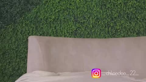 Snapshot of chloe_dee_ chatting on 10-04-25, 11:19 Chloe online show from 10-04-25, 11:19