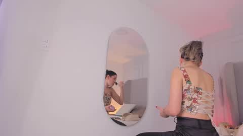 Snapshot of chloe_dee_ chatting on 11-27-25, 12:18 Chloe online show from 11-27-25, 12:18