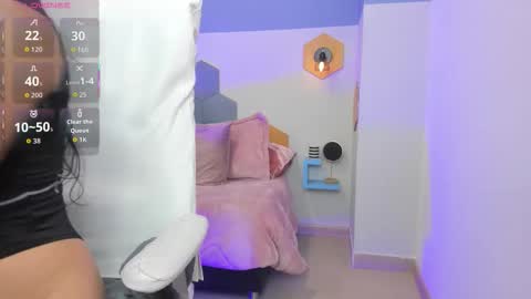 Snapshot of chloe_fischer chatting on 10-11-25, 03:43 Chloe online show from 10-11-25, 03:43