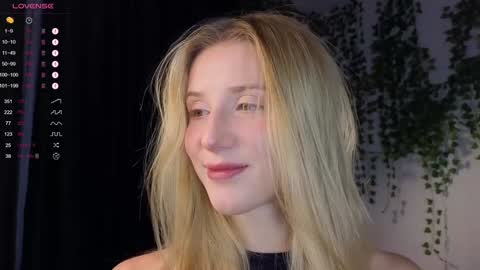 Snapshot of chloe_guidry chatting on 12-04-24, 01:36 Arianaa Mourrr online show from 12-04-24, 01:36