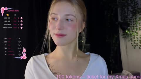 Snapshot of chloe_guidry chatting on 12-26-24, 12:25 Arianaa Mourrr online show from 12-26-24, 12:25