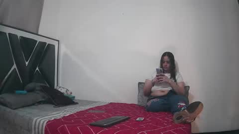 Chloe and Danna online show from 03-12-25, 09:03