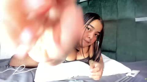 Snapshot of chloe_jackson25 chatting on 05-16-26, 06:50 Chloe online show from 05-16-26, 06:50