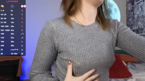 Snapshot of chloe_jeense chatting on 02-05-25, 10:51 Chloe online show from 02-05-25, 10:51