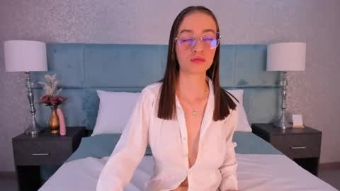 chloe_key online show from 05-10-26, 04:01