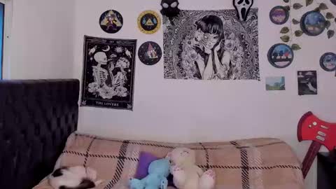 Snapshot of chloe_kisses chatting on 09-09-25, 11:10 chloe_kisses online show from 09-09-25, 11:10