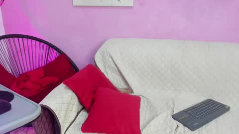 chloe online show from 02-15-25, 04:45