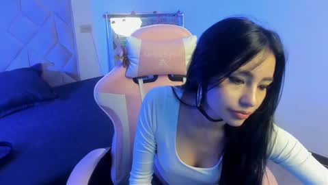 Snapshot of chloe_miller_7 chatting on 02-07-26, 01:15 Chloe online show from 02-07-26, 01:15