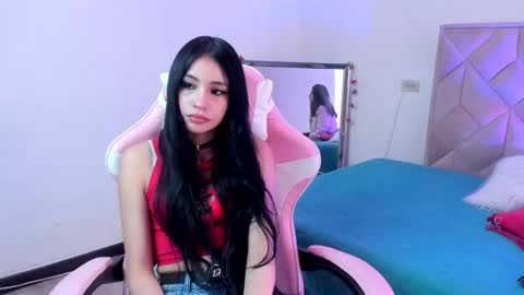 Snapshot of chloe_miller_7 chatting on 03-03-26, 08:15 Chloe online show from 03-03-26, 08:15