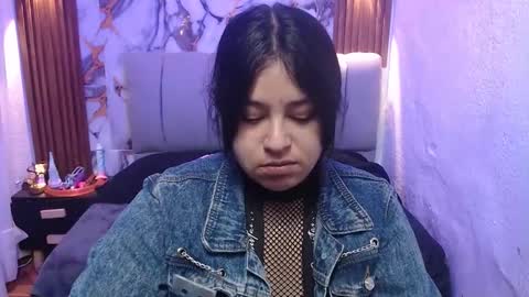 chloe_smith5 online show from 12-22-25, 01:19