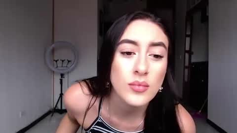 Snapshot of chloe_vahos chatting on 06-25-26, 08:24 Chloe online show from 06-25-26, 08:24