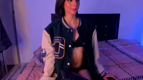 Snapshot of chloeaddamss chatting on 11-29-25, 04:37 3 online show from 11-29-25, 04:37