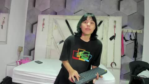 chloeandterra online show from 06-01-26, 01:35