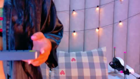 Snapshot of chloeemiller__ chatting on 02-22-26, 11:31 C H L O E online show from 02-22-26, 11:31