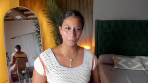 Snapshot of chloefixxx chatting on 06-10-26, 09:35 Chloe fixxx online show from 06-10-26, 09:35