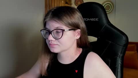 ChloeHalses online show from 01-13-26, 05:13