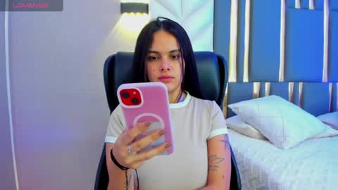 Snapshot of chloeharper_ chatting on 07-11-26, 12:30 Chloe Harper online show from 07-11-26, 12:30