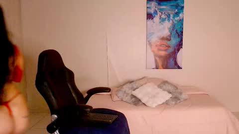 Snapshot of chloekitty_69 chatting on 11-15-25, 11:40 Melisa online show from 11-15-25, 11:40