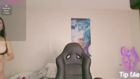 Snapshot of chloekitty_69 chatting on 11-24-25, 11:32 Melisa online show from 11-24-25, 11:32