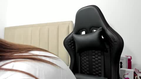 Snapshot of chloemiller__ chatting on 10-23-25, 11:14 chloemiller online show from 10-23-25, 11:14