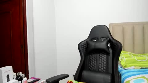 chloemiller   online show from 02-27-26, 11:38