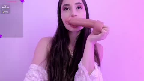 Snapshot of chloeminn chatting on 09-12-25, 01:49 chloeminn online show from 09-12-25, 01:49