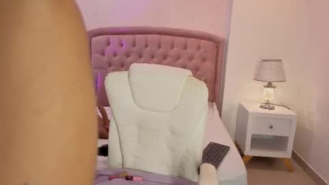 C H L O E  M O O N online show from 06-17-26, 12:50