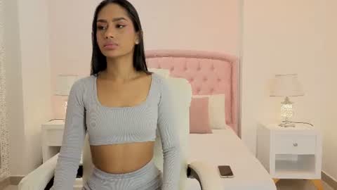 C H L O E  M O O N online show from 07-18-26, 11:03