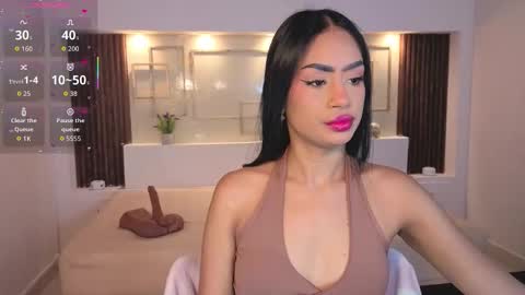 Snapshot of chloemoon9 chatting on 10-09-25, 11:52 Chloe Moon online show from 10-09-25, 11:52