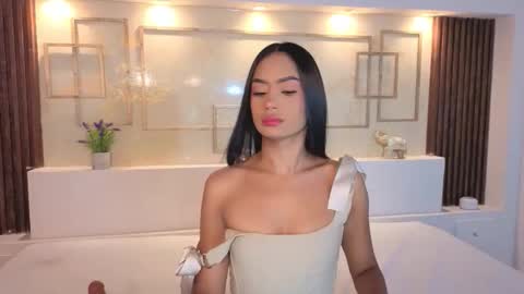 Snapshot of chloemoon9 chatting on 10-23-25, 11:53 Chloe Moon online show from 10-23-25, 11:53