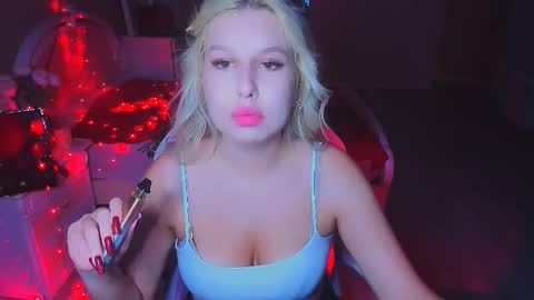 Snapshot of chloericci chatting on 10-15-25, 10:37 ChloeRicci online show from 10-15-25, 10:37