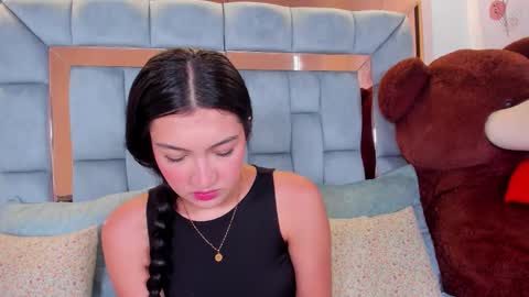 Snapshot of chloeriveraa chatting on 11-18-25, 05:06 Chloe online show from 11-18-25, 05:06