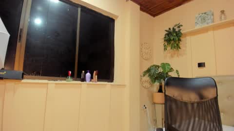 Snapshot of chloerossee chatting on 03-01-25, 01:11 Chloe rosse online show from 03-01-25, 01:11