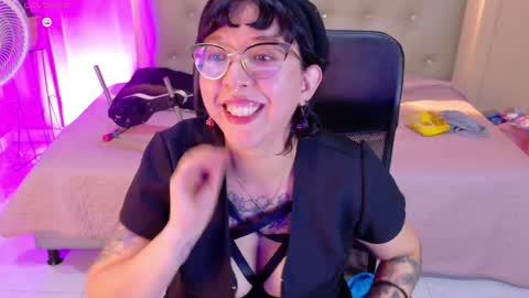 Chloe rosse online show from 04-21-26, 01:29