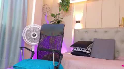 Snapshot of chloerossee chatting on 07-19-26, 01:04 Chloe rosse online show from 07-19-26, 01:04