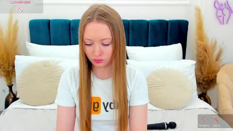 Chloe online show from 04-12-26, 07:08