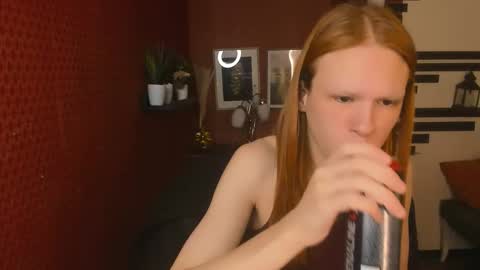 Snapshot of chloevalentinee chatting on 11-17-25, 01:06 Chloe online show from 11-17-25, 01:06