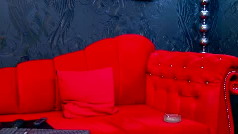 Snapshot of chloevee chatting on 02-23-25, 11:33 Chloe Vee online show from 02-23-25, 11:33