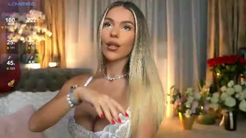 Snapshot of chloevelvetx chatting on 07-16-26, 08:48 Chloe online show from 07-16-26, 08:48