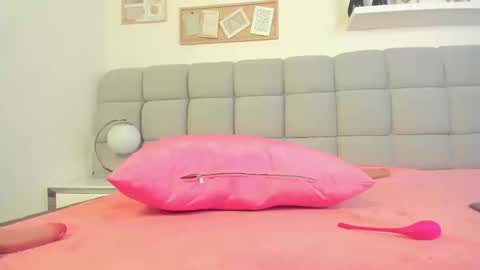 chlooe_zoe online show from 09-13-25, 08:30