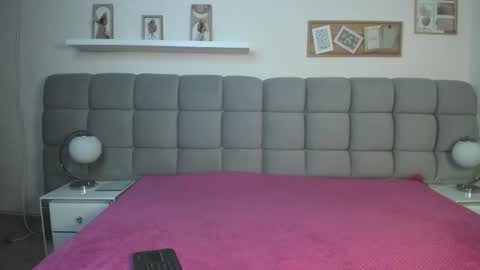 chlooe_zoe online show from 09-18-25, 08:44