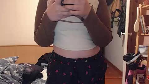 Snapshot of chmiri chatting on 10-17-25, 11:35 chmiri online show from 10-17-25, 11:35