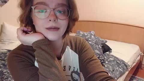 Snapshot of chmiri chatting on 10-19-25, 01:01 chmiri online show from 10-19-25, 01:01