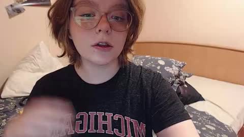 Snapshot of chmiri chatting on 10-26-25, 12:55 chmiri online show from 10-26-25, 12:55