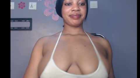 Snapshot of choco_chocox chatting on 01-30-25, 08:43 ESTHER online show from 01-30-25, 08:43