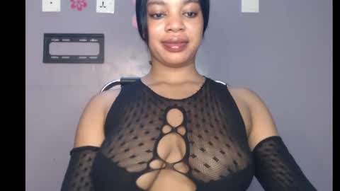 Snapshot of choco_chocox chatting on 02-14-25, 09:13 ESTHER online show from 02-14-25, 09:13