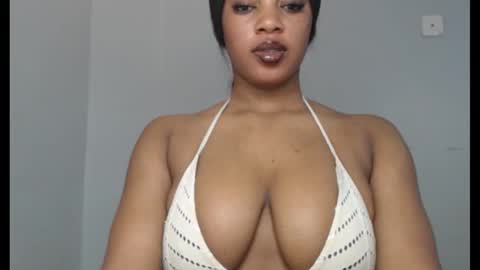 Snapshot of choco_chocox chatting on 09-22-25, 09:11 ESTHER online show from 09-22-25, 09:11