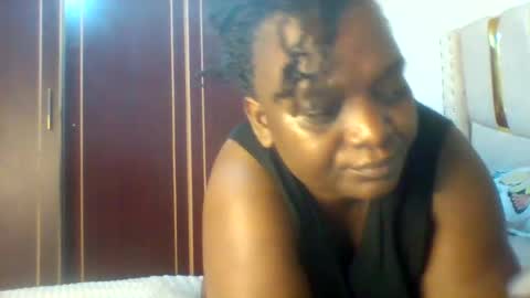 Snapshot of chocobabe002 chatting on 06-18-26, 02:34 chocobabe002 online show from 06-18-26, 02:34