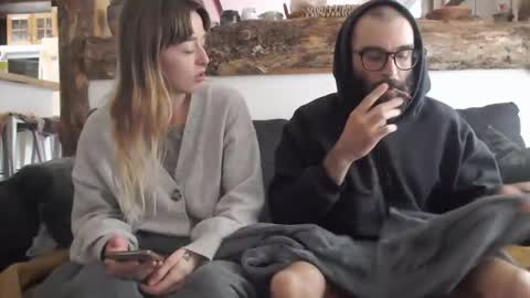 chocobear89 online show from 12-19-24, 01:40